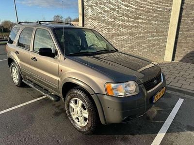 Grijs Gebruikt 2004 Ford Escape XLT SUV | € 4.750