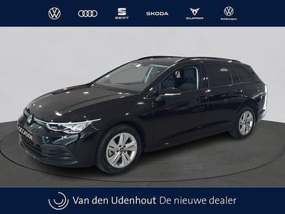 Zwart Gebruikt 2023 VW Golf VIII Life Stationwagen | € 24.950 (Eerlijke prijs)
