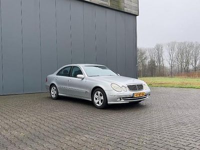 Mercedes E200
