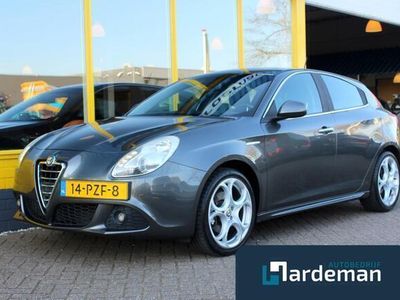 Grijs Gebruikt 2011 Alfa Romeo Giulietta Distinctive Hatchback | € 7.990 (Iets duurder)