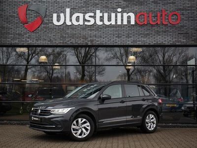 tweedehands VW Tiguan 1.5 TSI Elegance Adap. cruise Carplay Trekhaak