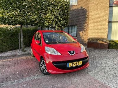 Rood Gebruikt 2007 Peugeot 107 Hatchback | € 2.749 (Eerlijke prijs)