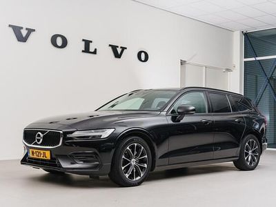 Zwart (metallic) Occasion 2021 Volvo V60 Momentum Stationwagen | € 27.900 (Eerlijke prijs)