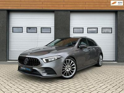 Grijs, metallic lak Gebruikt 2018 Mercedes A200 AMG Hatchback | € 31.990
