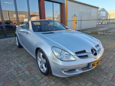 Grijs (metallic) Occasion 2005 Mercedes SLK350 Cabriolet | € 9.350 (Goede deal)