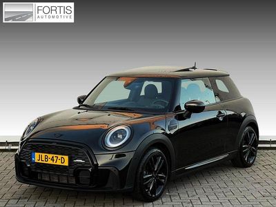 Zwart Gebruikt 2022 Mini John Cooper Works Hatchback | € 29.895 (Eerlijke prijs)