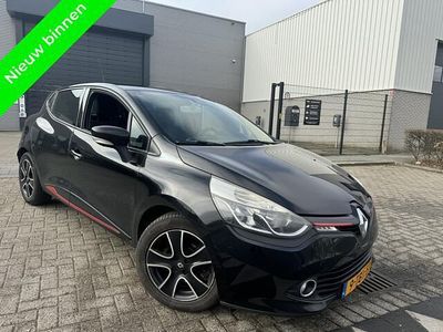 Zwart Occasion 2014 Renault Clio IV Expression Hatchback | € 4.199 (Eerlijke prijs)