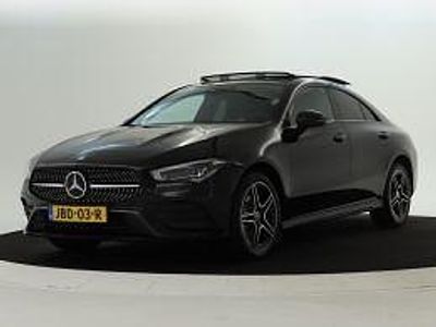 Kosmoszwart metaalkleur metallic Occasion 2024 Mercedes 250 AMG Sedan | € 43.995 (Iets duurder)
