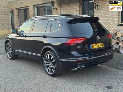 Zwart Occasion 2020 VW Tiguan Allspace Highline SUV | € 25.950 (Eerlijke prijs)