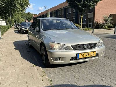 Lexus IS200