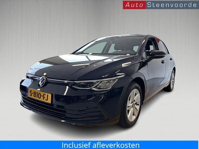 Zwart Occasion 2023 VW Golf VIII Life Hatchback | € 22.395 (Eerlijke prijs)
