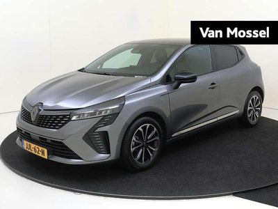 Grijs Gebruikt 2025 Renault Clio V Techno Hatchback | € 22.940 (Duur)