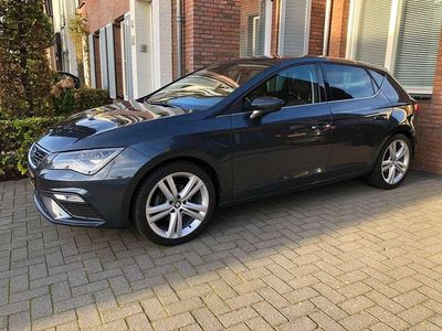 Grijs Occasion 2019 Seat Leon FR Hatchback | € 14.985 (Eerlijke prijs)