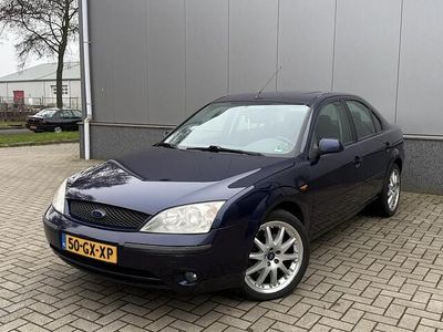 Blauw Occasion 2001 Ford Mondeo Trend Sedan | € 1.850 (Eerlijke prijs)