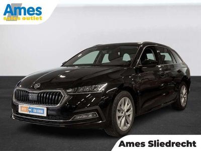 tweedehands Skoda Octavia Combi 1.5 e-TSI Style / Voorstoelen verwamrbaar / Applecarplay/Andoid auto / Adaptieve cruise control