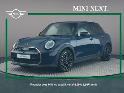 Occasion Mini Cooper Favoured 114 kW (156 PK) 2025 Blauw Hatchback