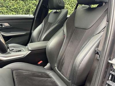 Grijs Occasion 2020 BMW 330 M Sport Stationwagen | € 32.500 (Iets duurder)