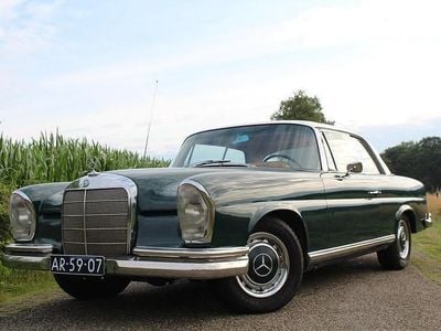 Groen Gebruikt 1965 Mercedes 220 SE Coupé | € 31.000