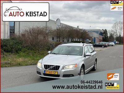 tweedehands Volvo V70 2.5T MOMENTUM AUTOMAAT XENON/LEDER/CLIMA! YOUNGTIM