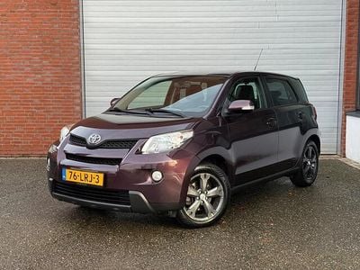 Paars (metallic) Gebruikt 2010 Toyota Urban Cruiser Hatchback | € 6.299 (Eerlijke prijs)
