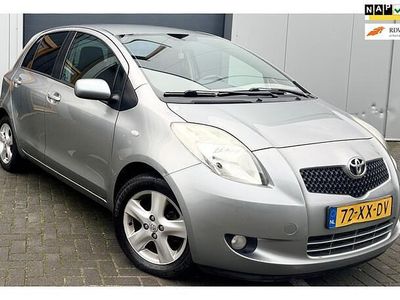 Grijs Occasion 2007 Toyota Yaris Luna Hatchback | € 3.999 (Eerlijke prijs)