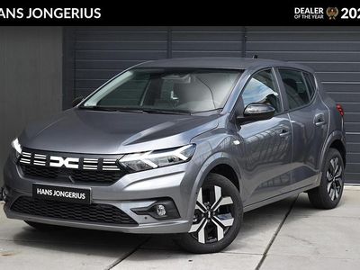 Grijs, metallic lak Nieuw 2025 Dacia Sandero Comfort Hatchback | € 22.000