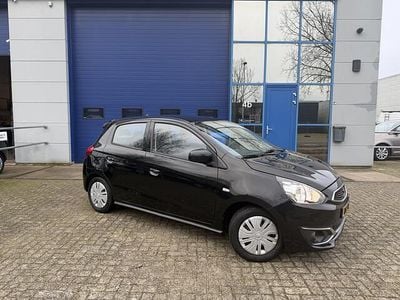 Zwart (metallic) Gebruikt 2017 Mitsubishi Space Star Hatchback | € 6.245 (Eerlijke prijs)