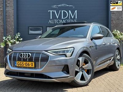 Grijs Gebruikt 2019 Audi e-tron Advanced SUV | € 26.950 (Eerlijke prijs)