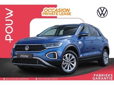 Blauw, metallic lak Gebruikt 2024 VW T-Roc Life SUV | € 31.450 (Goede deal)