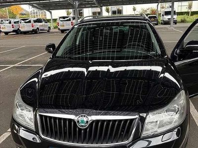 Zwart Gebruikt 2012 Skoda Octavia Elegance Stationwagen | € 6.000 (Duur)