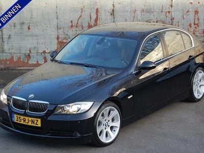 Zwart (metallic) Occasion 2005 BMW 325 Executive Sedan | € 4.950 (Eerlijke prijs)