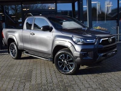 Grijs Occasion 2024 Toyota HiLux Pickup | € 49.995 (Eerlijke prijs)