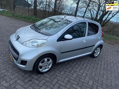Grijs Gebruikt 2012 Peugeot 107 Hatchback | € 4.499 (Eerlijke prijs)