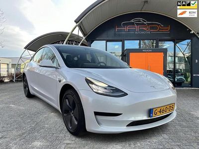 Wit (metallic) Occasion 2019 Tesla Model 3 Standard Range Sedan | € 18.680 (Eerlijke prijs)
