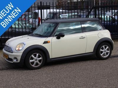 tweedehands Mini Cooper 1.6 , Airco, deukje links achter.