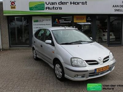 Nissan Almera Tino