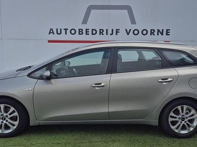 Grijs Gebruikt 2018 Kia Ceed Hatchback | € 12.950 (Eerlijke prijs)