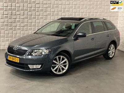 tweedehands Skoda Octavia Combi 1.4 TSI Greentech Style PANO AUTOMAAT