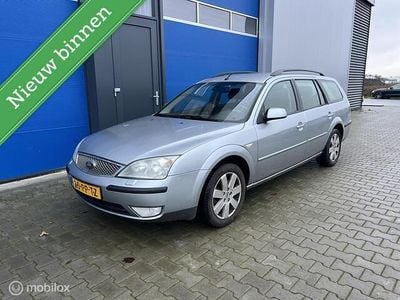 Grijs Gebruikt 2004 Ford Mondeo Futura Stationwagen | € 1.000 (Eerlijke prijs)