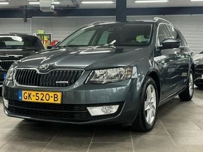 tweedehands Skoda Octavia Combi 1.6 TDI Greenline Businessline navigatie clima cruise controle om-velgen elektrische pakket