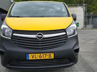 Geel Gebruikt 2014 Opel Vivaro Sport MPV | € 5.500 (Duur)