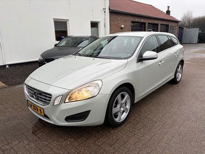 Occasion Volvo V60 Momentum 150 PK (110 kW) 2012 Wit Stationwagen