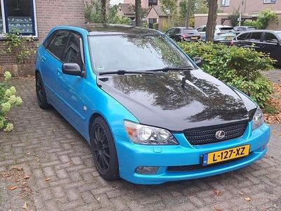 Lexus IS200