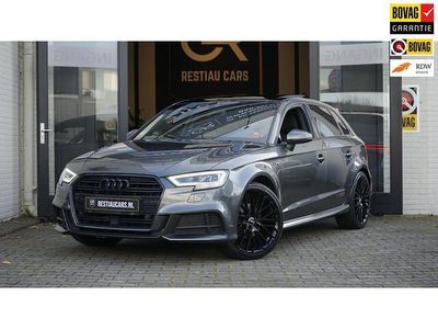 Grijs (metallic) Gebruikt 2017 Audi A3 Sportback S-Line Hatchback | € 19.950 (Iets duurder)