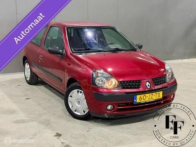 Occasion Renault Clio II 75 PK (55 kW) 2002 Rood Hatchback