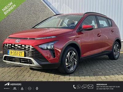 Dragon red pearl (wr7) Gebruikt 2023 Hyundai Bayon Comfort SUV | € 17.985 (Eerlijke prijs)