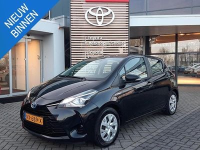 Zwart Occasion 2017 Toyota Yaris Hybrid Hatchback | € 9.900 (Goede deal)