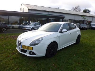 Wit Occasion 2012 Alfa Romeo Giulietta Hatchback | € 9.750 (Eerlijke prijs)