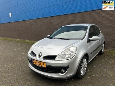Grijs Gebruikt 2009 Renault Clio II Collection Hatchback | € 3.699 (Eerlijke prijs)