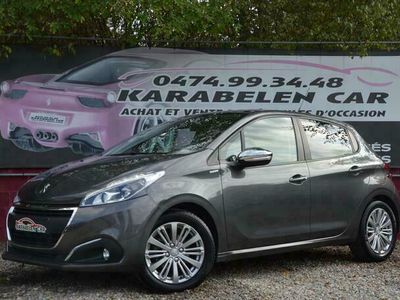 Grijs Gebruikt 2018 Peugeot 208 Style Hatchback | € 13.800